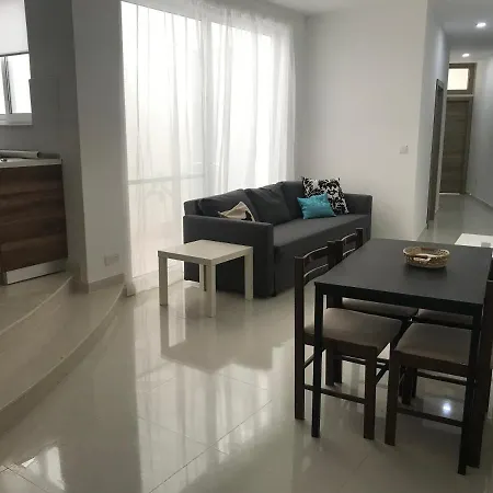 2 Bedroom Lägenhet Nadur